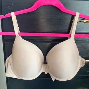 Victoria’s Secret Nude Bra